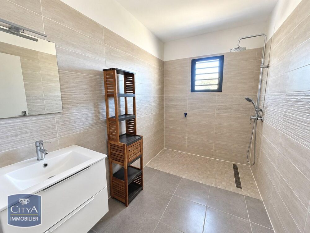 location Maison - 4 pièce(s) - 68 m² Saint-André (97440)