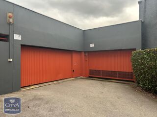  Parking / Garage à louer 