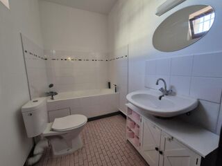  Appartement à louer 3 pièces 78 m²