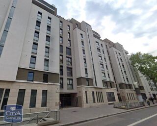  Parking / Garage à louer 