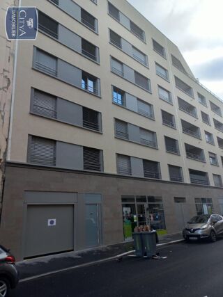  Parking / Garage � louer 