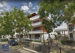  Appartement à louer 3 pièces 81 m²