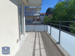  Appartement à louer 3 pièces 72 m²