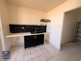  Appartement à louer 3 pièces 84 m²