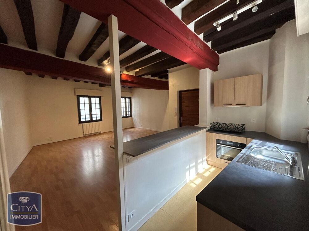 A LOUER : APPARTEMENT ANCIEN A LAVAL 1 PIECE 50 M² - QUA....