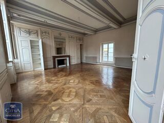  Appartement à louer 3 pièces 102 m²