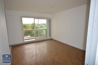  Appartement à louer 4 pièces 80 m²