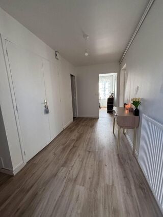  Appartement à louer 5 pièces 99 m²