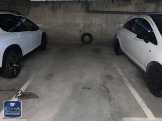  Parking / Garage à louer 