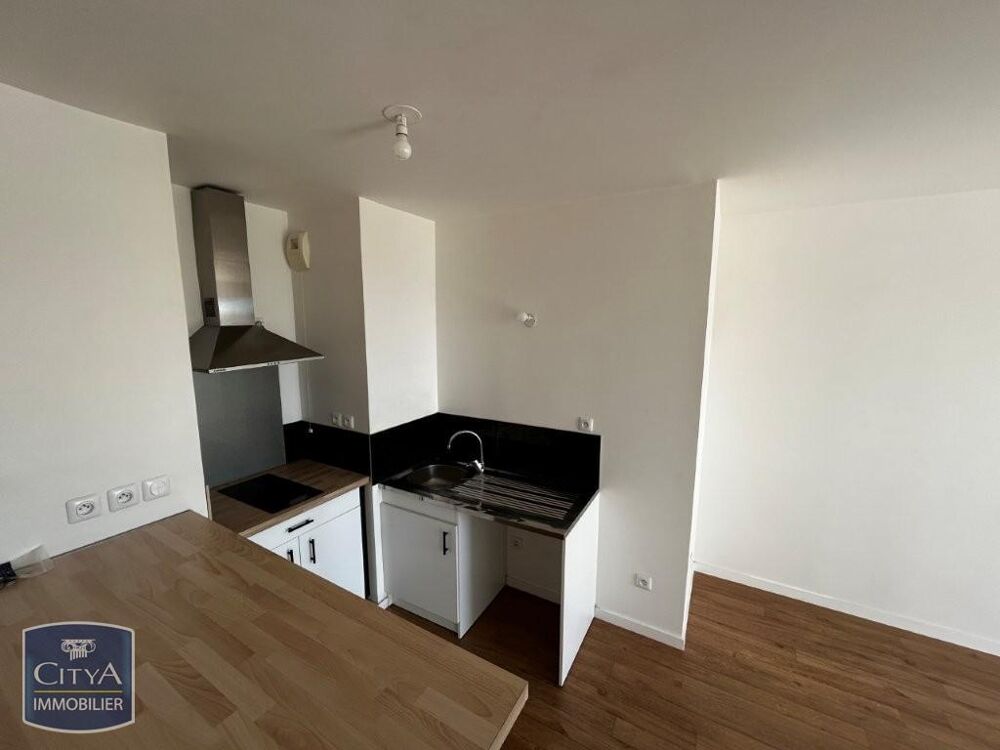 À LOUER : Appartement T2 situé à Évry, dans le départeme....