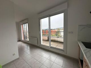  Appartement à louer 5 pièces 112 m²
