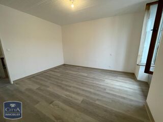  Appartement à louer 4 pièces 96 m²