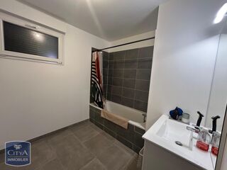  Appartement à louer 3 pièces 65 m²