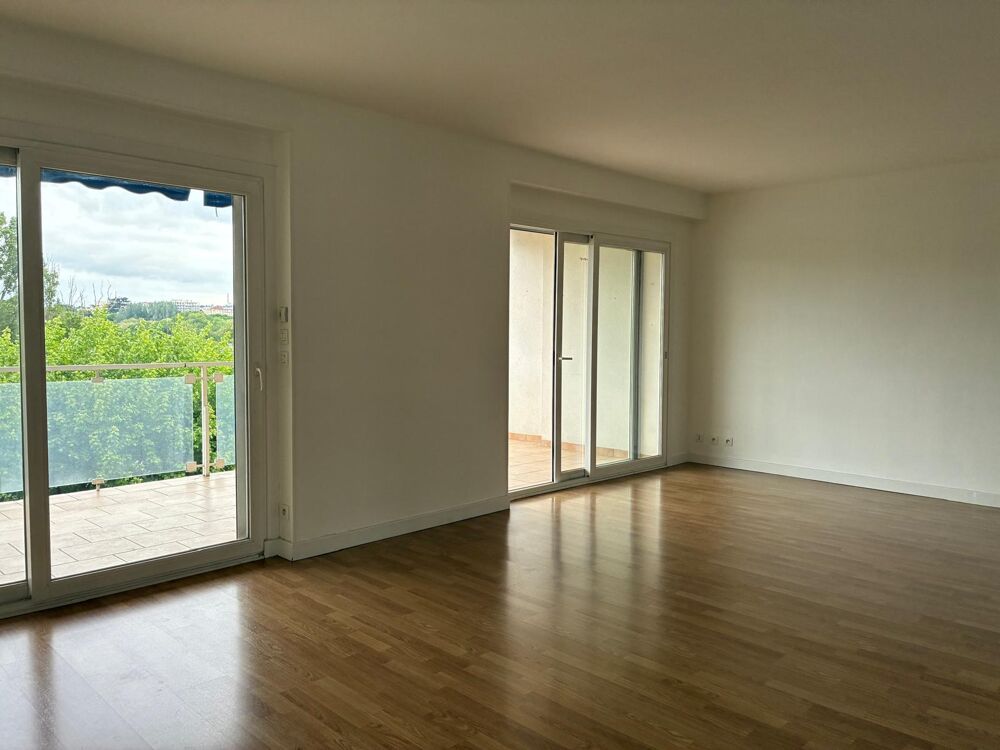 location Appartement - 3 pièce(s) - 71 m² Guilherand-Granges (07500)