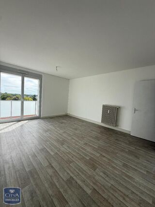  Appartement à louer 4 pièces 80 m²