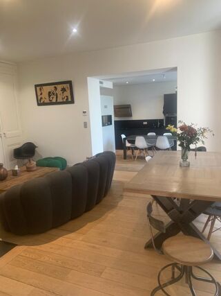  Maison à louer 8 pièces 209 m²