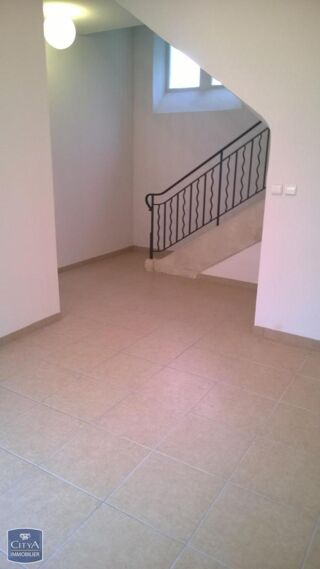  Appartement à louer 3 pièces 76 m²