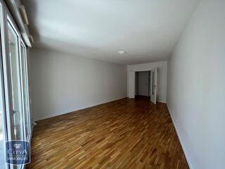  Appartement à louer 3 pièces 70 m²