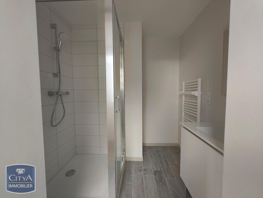 ROANNE - T2 RENOVE - GARAGE - CHAUFFAGE INCLUS Apparteme....