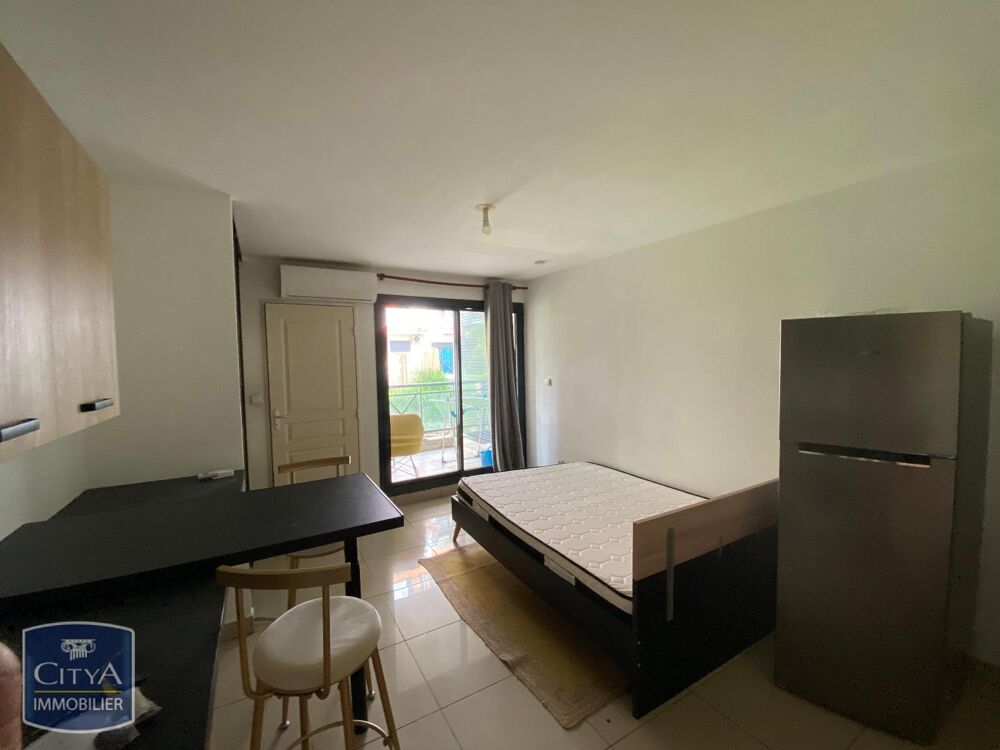 location Appartement - 1 pièce(s) - 20 m² Sainte-Clotilde (97490)