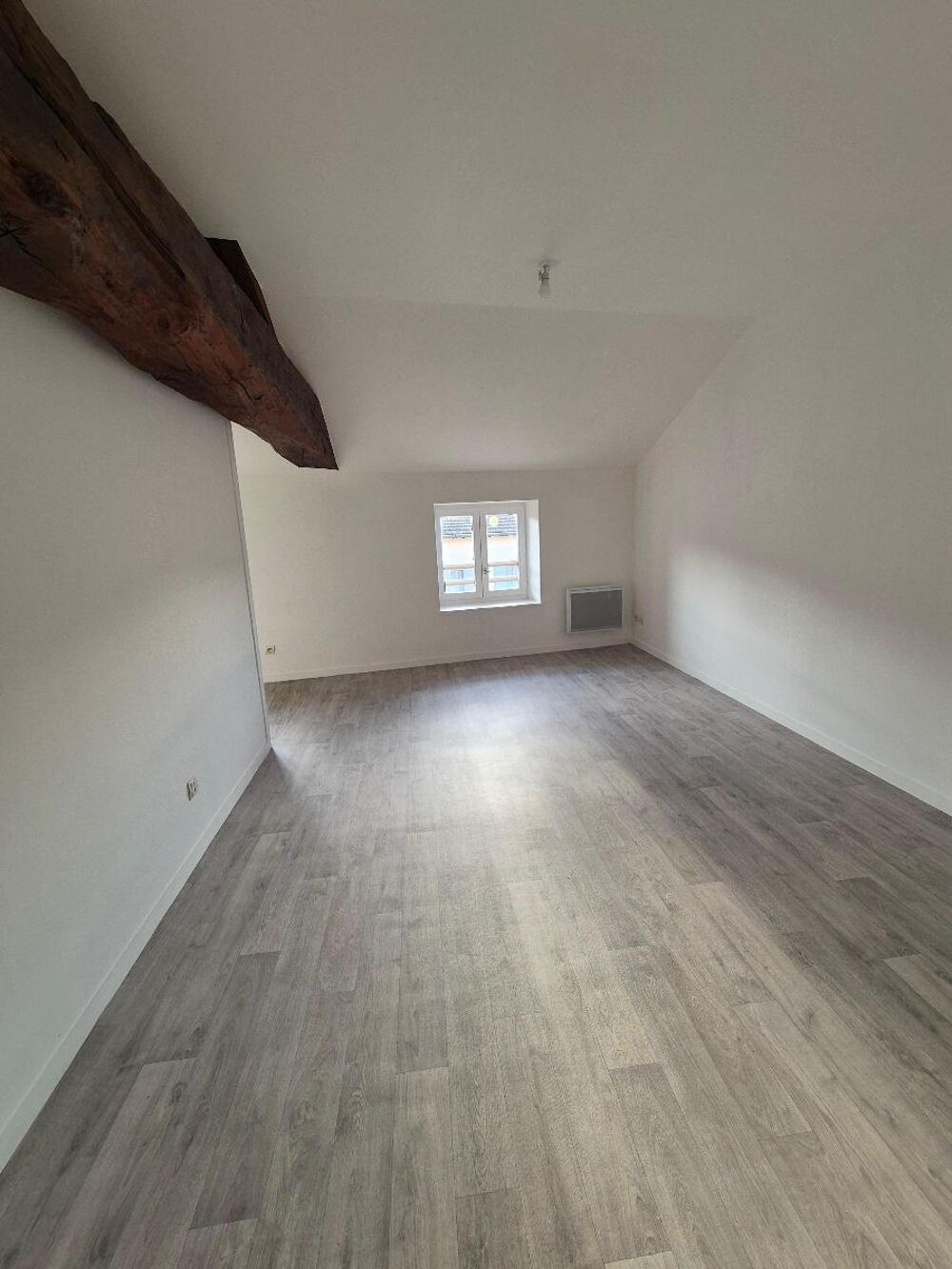 location Appartement - 3 pièce(s) - 52 m² La Chapelle-de-Guinchay (71570)