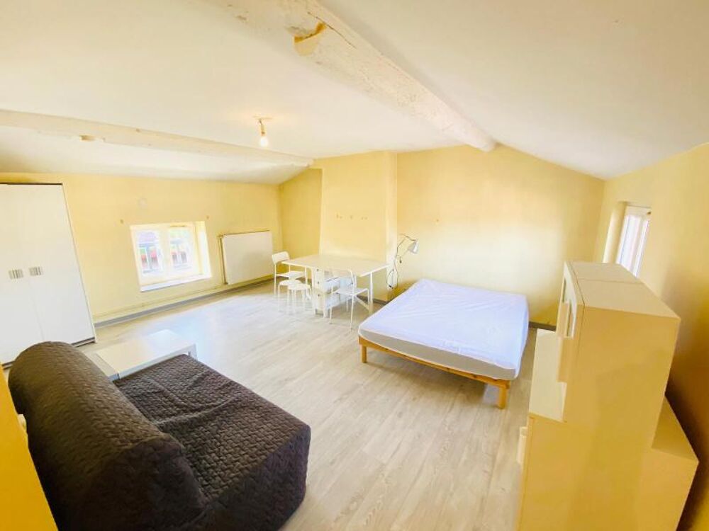 Nous vous proposons à la location ce T1 meublé situé au ....