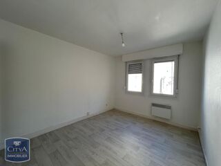  Appartement à louer 3 pièces 82 m²