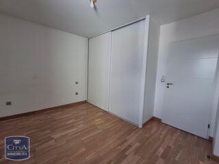  Appartement à louer 5 pièces 116 m²
