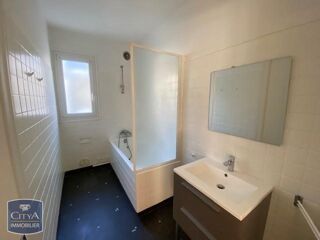  Appartement à louer 3 pièces 65 m²