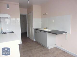  Appartement à louer 4 pièces 82 m²