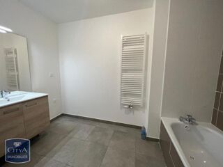  Appartement à louer 3 pièces 68 m²