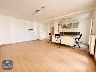  Appartement à louer 3 pièces 62 m² Emerainville