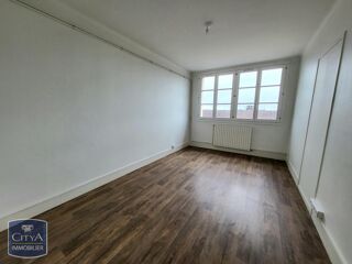  Appartement à louer 4 pièces 122 m²