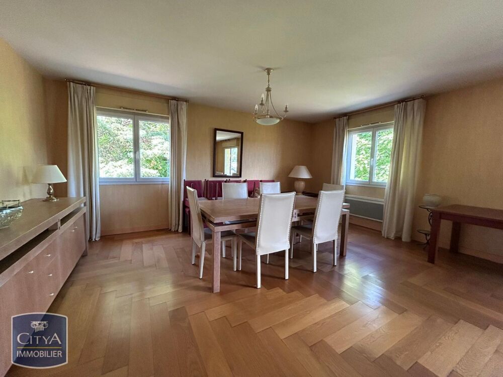 location Appartement - 4 pièce(s) - 146 m² Sarlat-la-Canéda (24200)