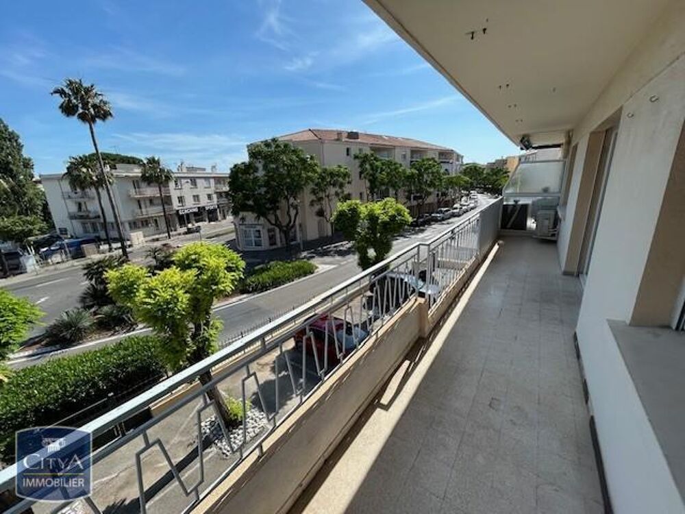 À LOUER : Appartement T3 situé à Sanary-sur-Mer. Ce bien....