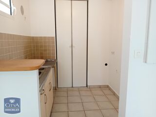  Appartement à louer 3 pièces 80 m²