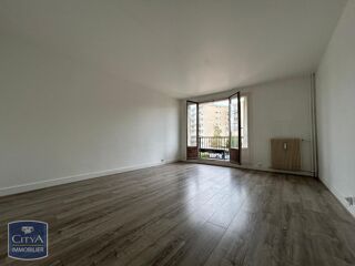  Appartement à louer 3 pièces 77 m²