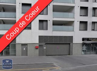  Parking / Garage à louer 
