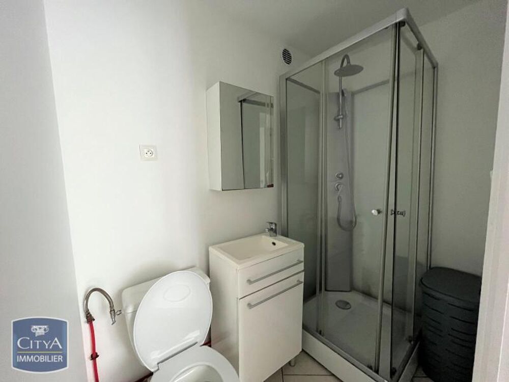 APPARTEMENT UNE PIECE MEUBLE - PROCHE DU PARC DE BLOSSAC....