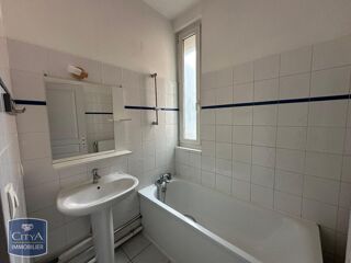  Appartement à louer 4 pièces 65 m²