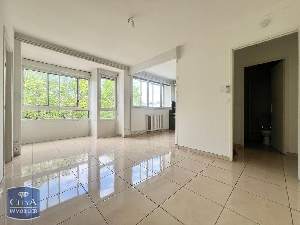 location Appartement - 2 pièce(s) - 38 m² Saint-Priest (69800)