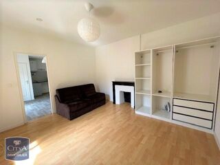  Appartement à louer 2 pièces 33 m²