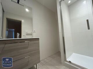  Appartement à louer 2 pièces 61 m²