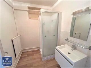  Appartement à louer 2 pièces 63 m²