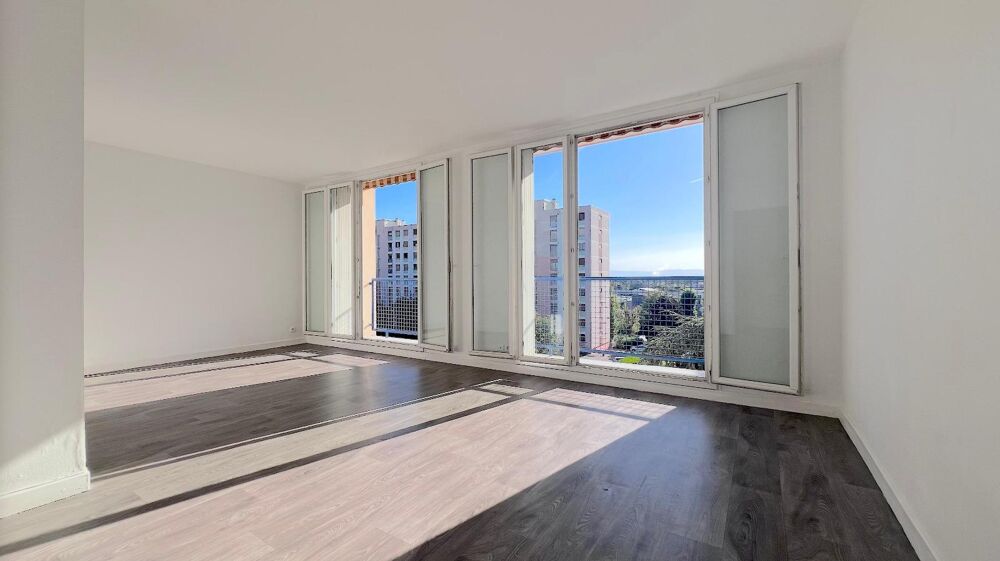 vente Appartement - 4 pièce(s) - 67 m² Décines-Charpieu (69150)