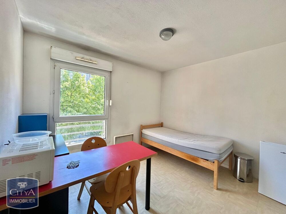 À LOUER : Appartement Meublé situé à Saint-Étienne, Quar....