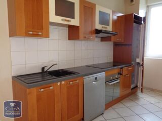  Appartement à louer 4 pièces 96 m²