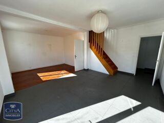  Appartement à louer 4 pièces 116 m²