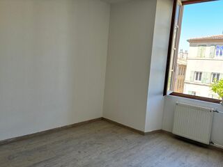  Appartement à louer 2 pièces 56 m²