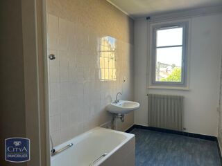  Appartement à louer 4 pièces 82 m²